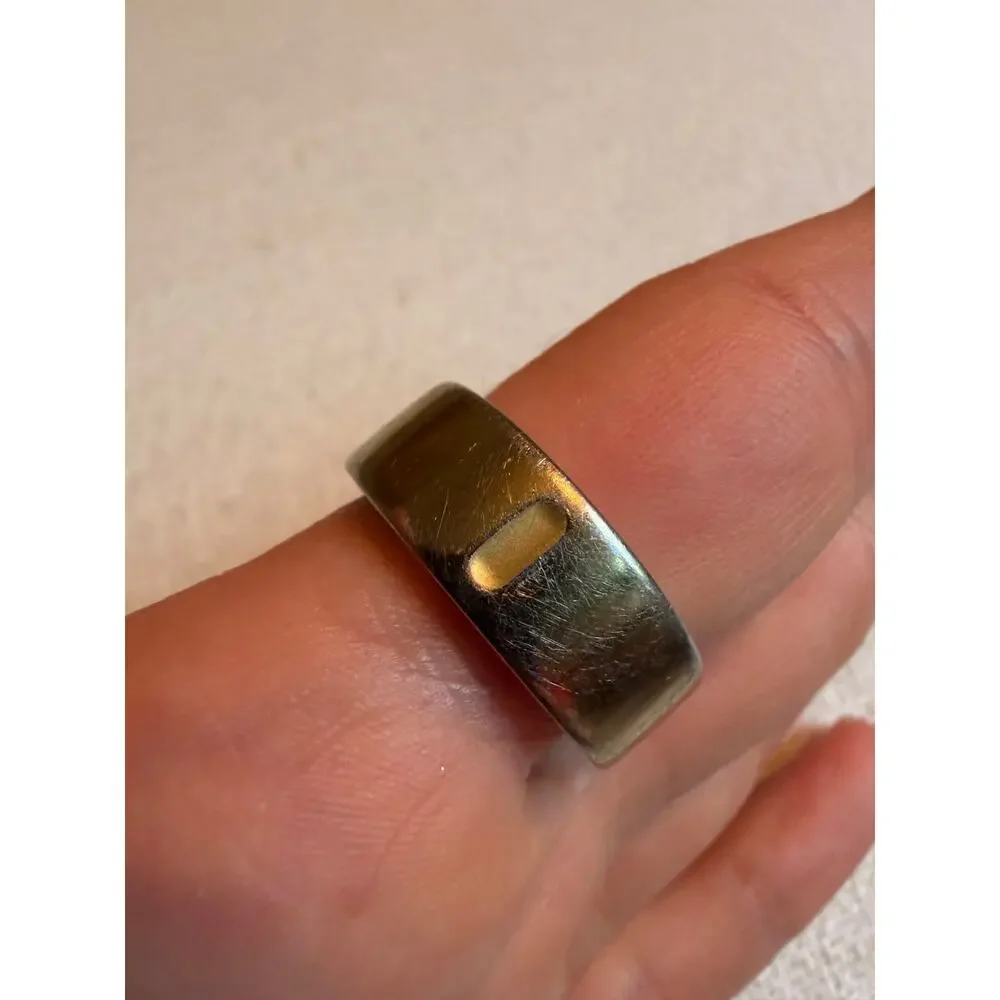 Oura Ring 4 Gold Size 8 + Charger | Fully Functional | Factory Reset